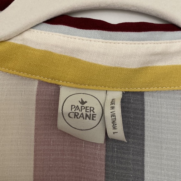 Paper crane brand,  retro button down blows in excellent condition. - Picture 2 of 3